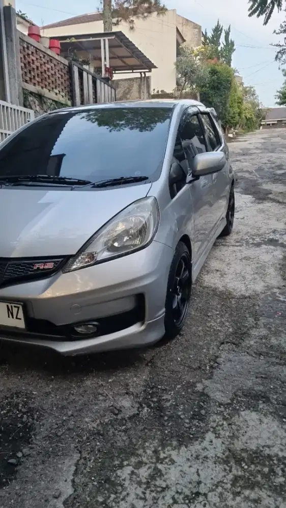 Jual honda jazz th 2012 type mmc