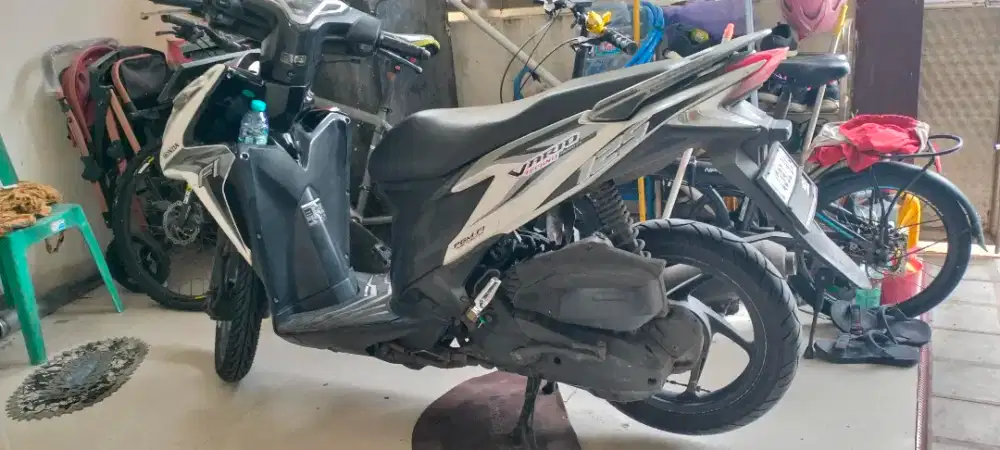 Di jual Vario 125 surat lengkp hidup