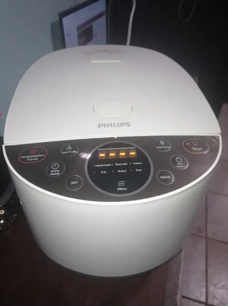 Penanak nasi Philips HD1415