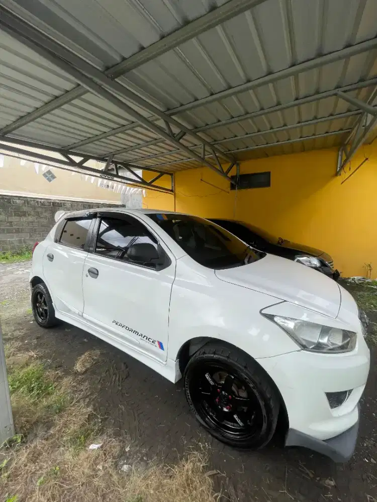 Datsun Go 2 baris Putih Manual 2016