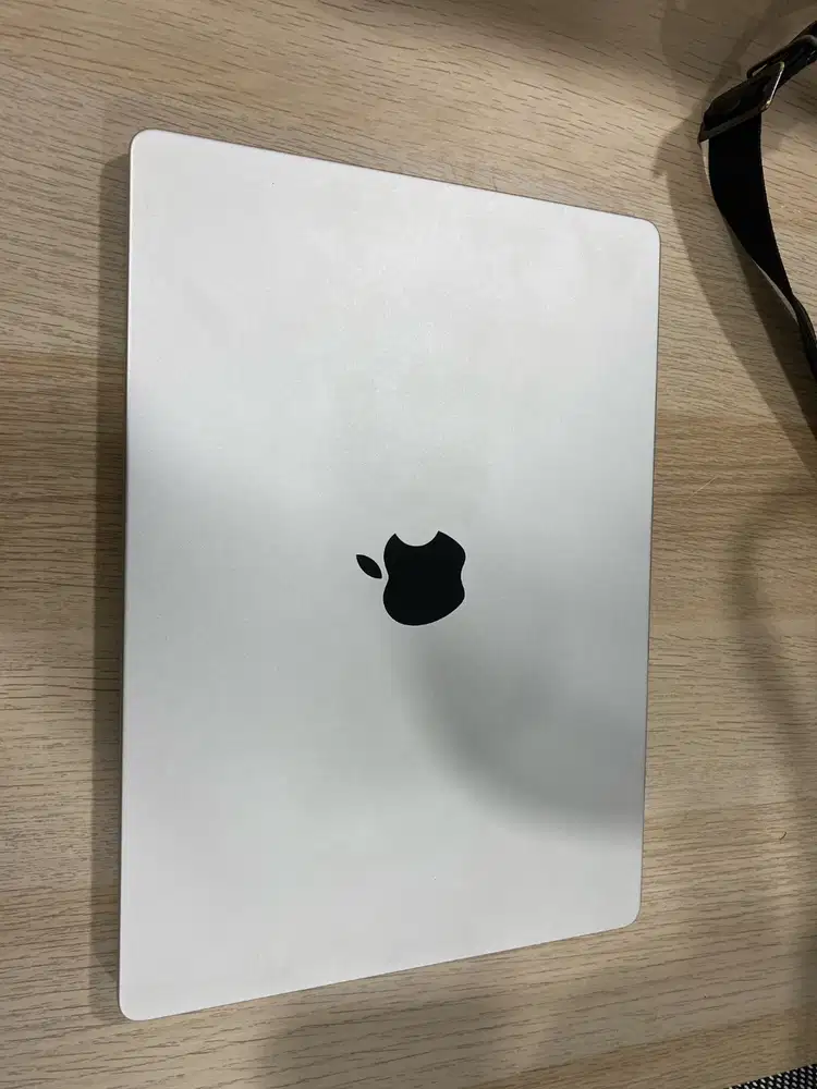 MacBook Pro 14” Silver • 8GB/512GB iBox • Mulus & Fullset | Siap Pakai