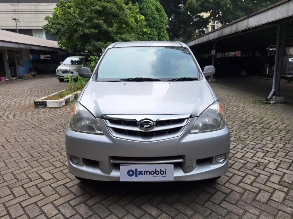 LOW DP Daihatsu Xenia 1.0 Li Deluxe Bensin-MT 2011 6TE