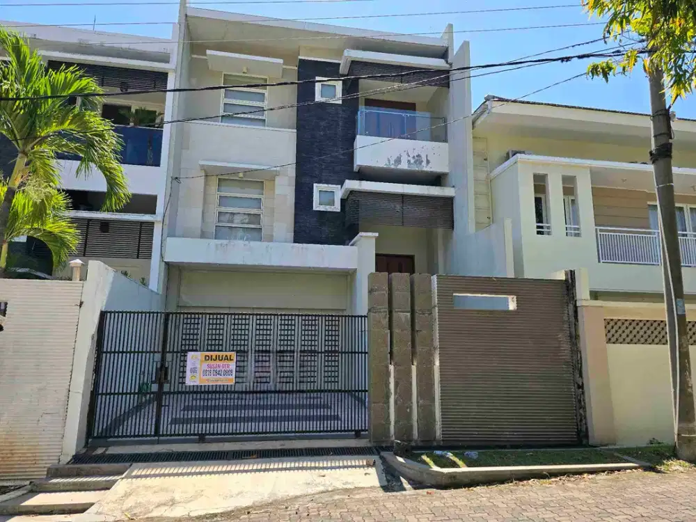 Rumah 3 lantai di Bukit Sari dekat Undip Tembalang