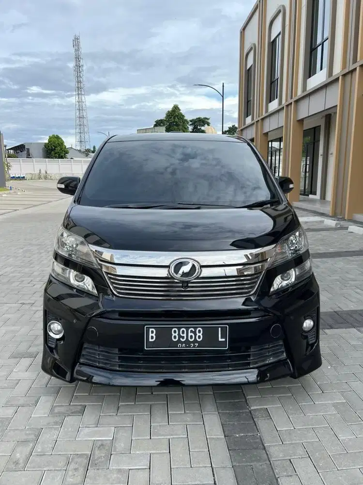LOW KM MULUS TERAWAT SIAP PAKAI ! Toyota Vellfire 2.4 ZG PS AT 2012