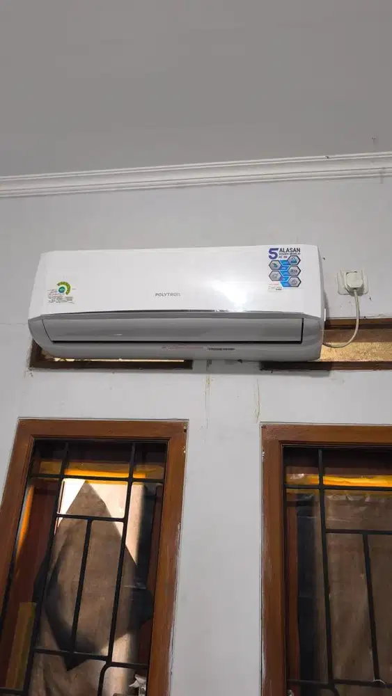 Dijual cepat AC Polytron Deluxe Turbo 1 PK