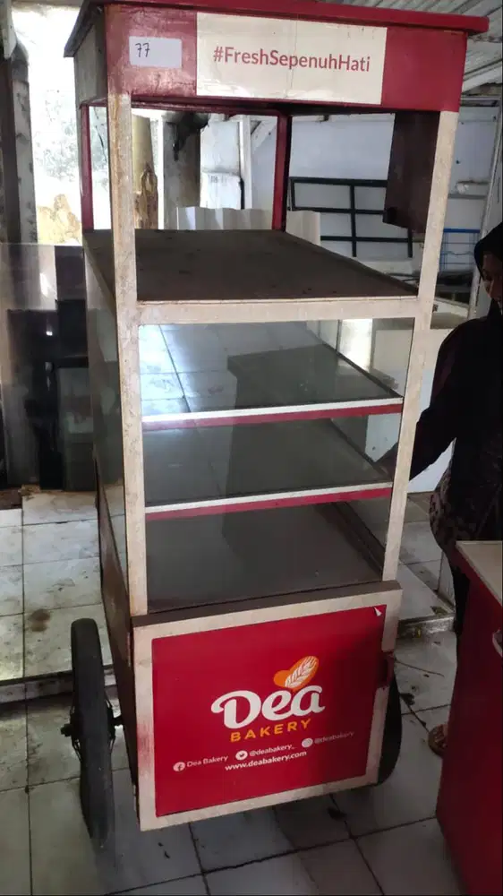 Rombong Sepeda warna Merah Putih