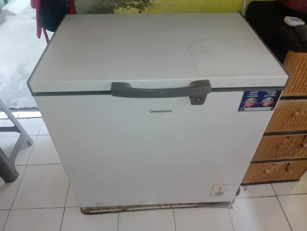 DIJUAL CEPAT FREEZER BOX 200L DINGIN NORMAL BEKU! MASIH ADA GARANSI!