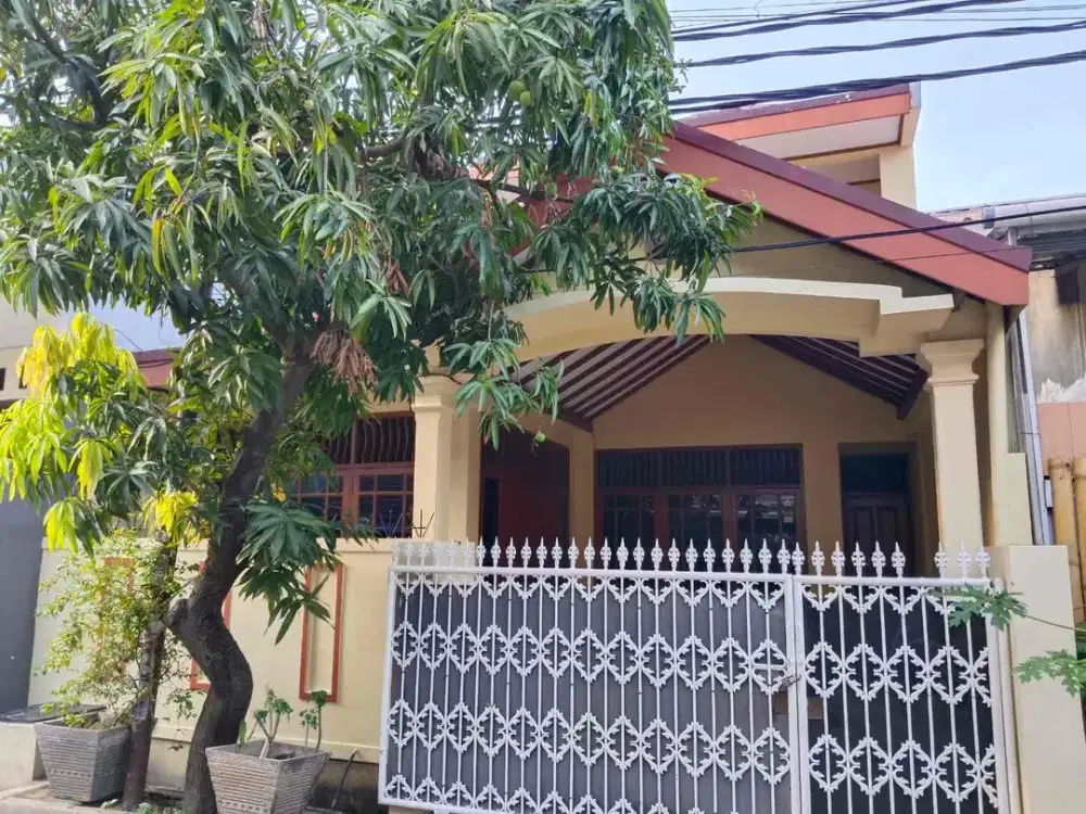 Disewakan Rumah Strategis di Harapan Indah Bekasi