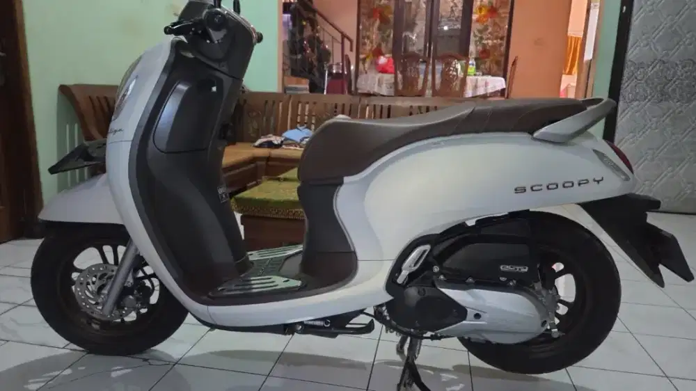 Scoopy prestis putih 2024 plat H kota komplit ori