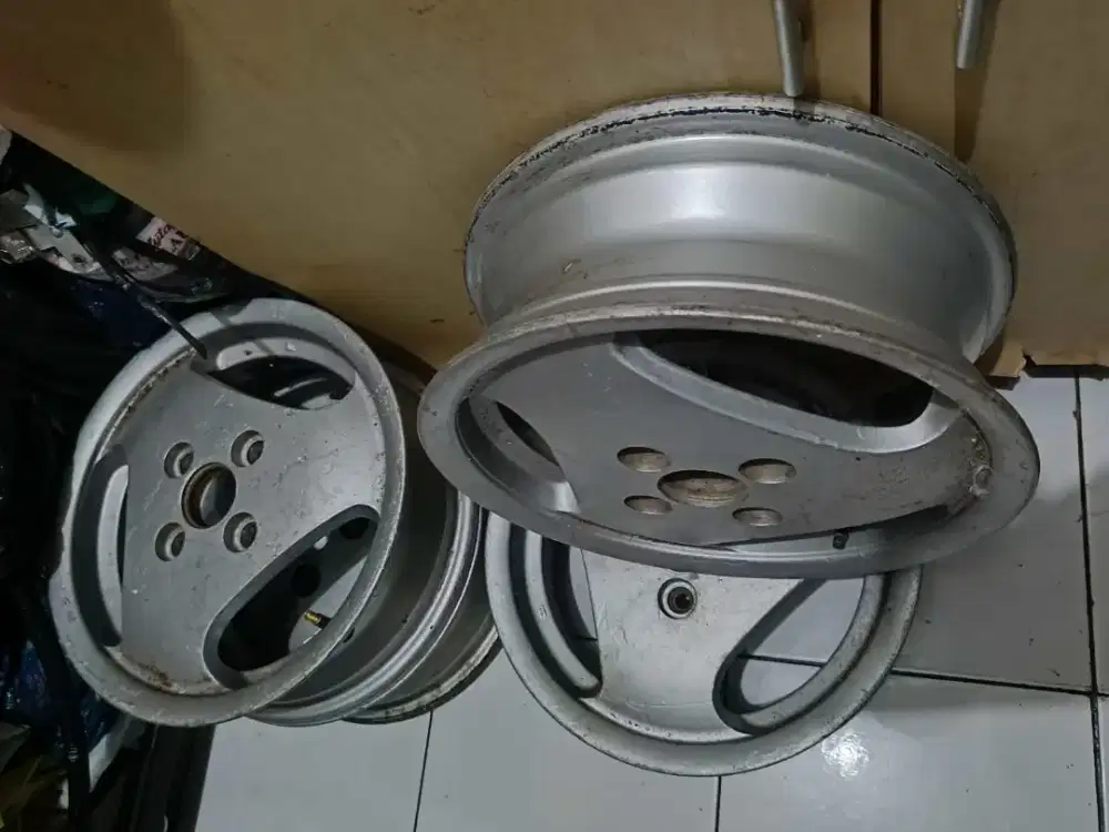 Dijual 1 set 4 pcs Velg Mobil Ring 13
