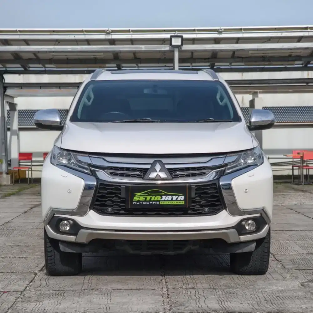 PAJERO DAKAR 2019 PUTIH