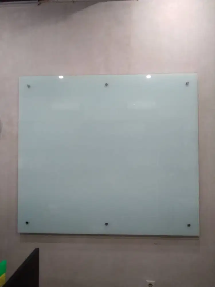 Glass Whiteboard Tinggi 150 cm Lebar 170 cm