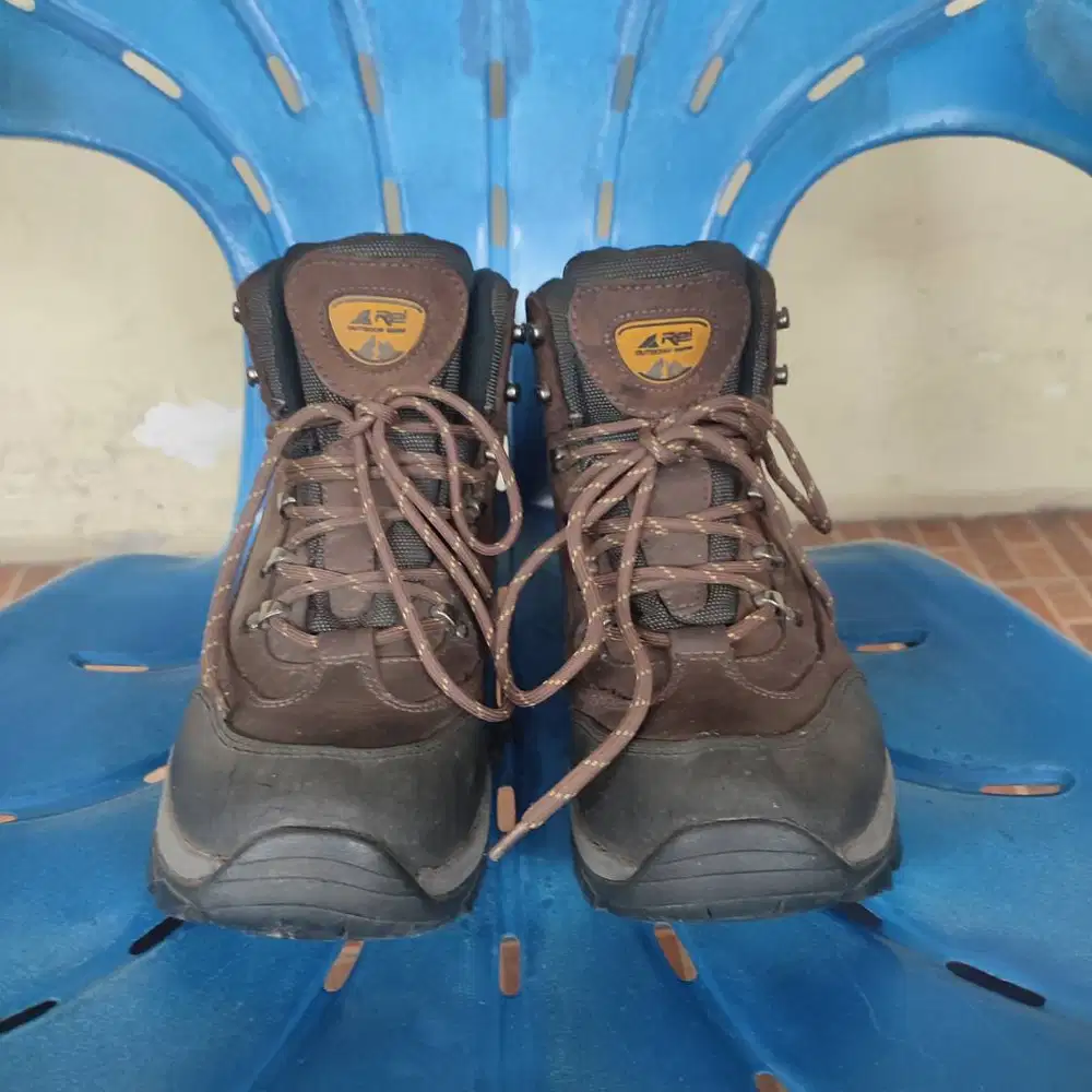 Sepatu gunung rei outdoor arei size 44
