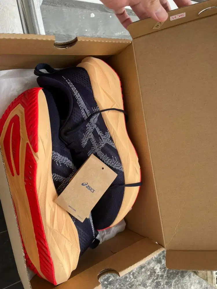 Sepatu Lari Asics Novablast 5 // 43,5 // 27,5cm