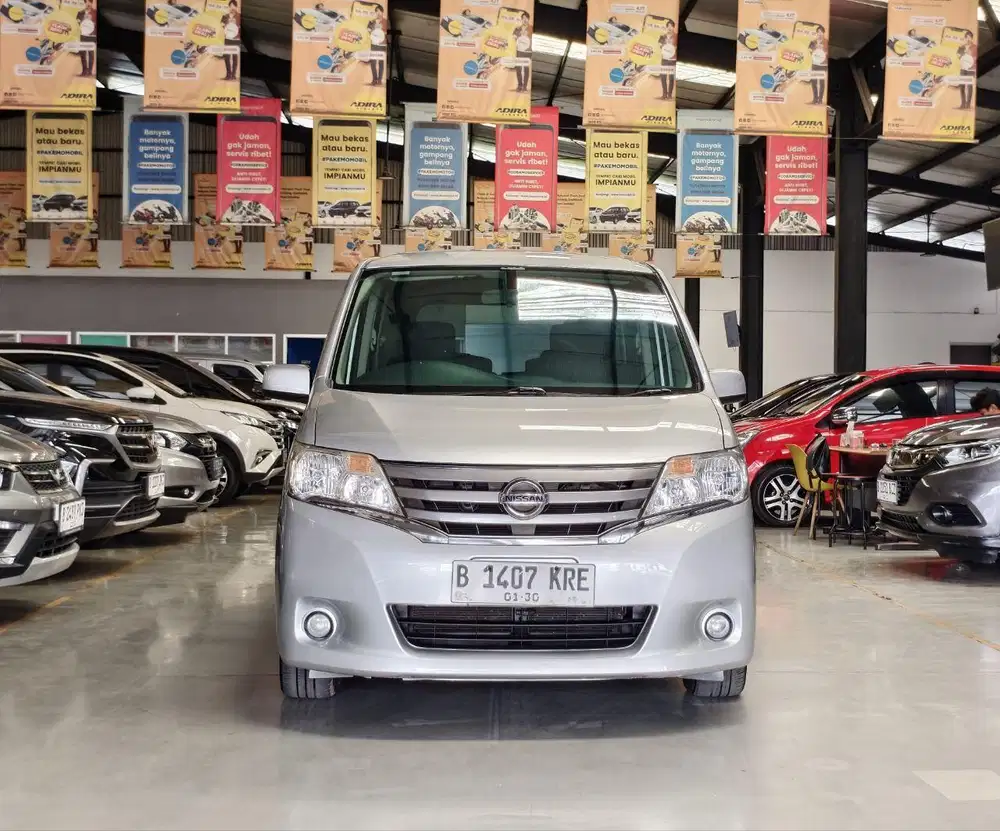 TERMURAH SERENA 2.0 2014 AT SILVER pajak pjg no pr dp 16jt istimewa