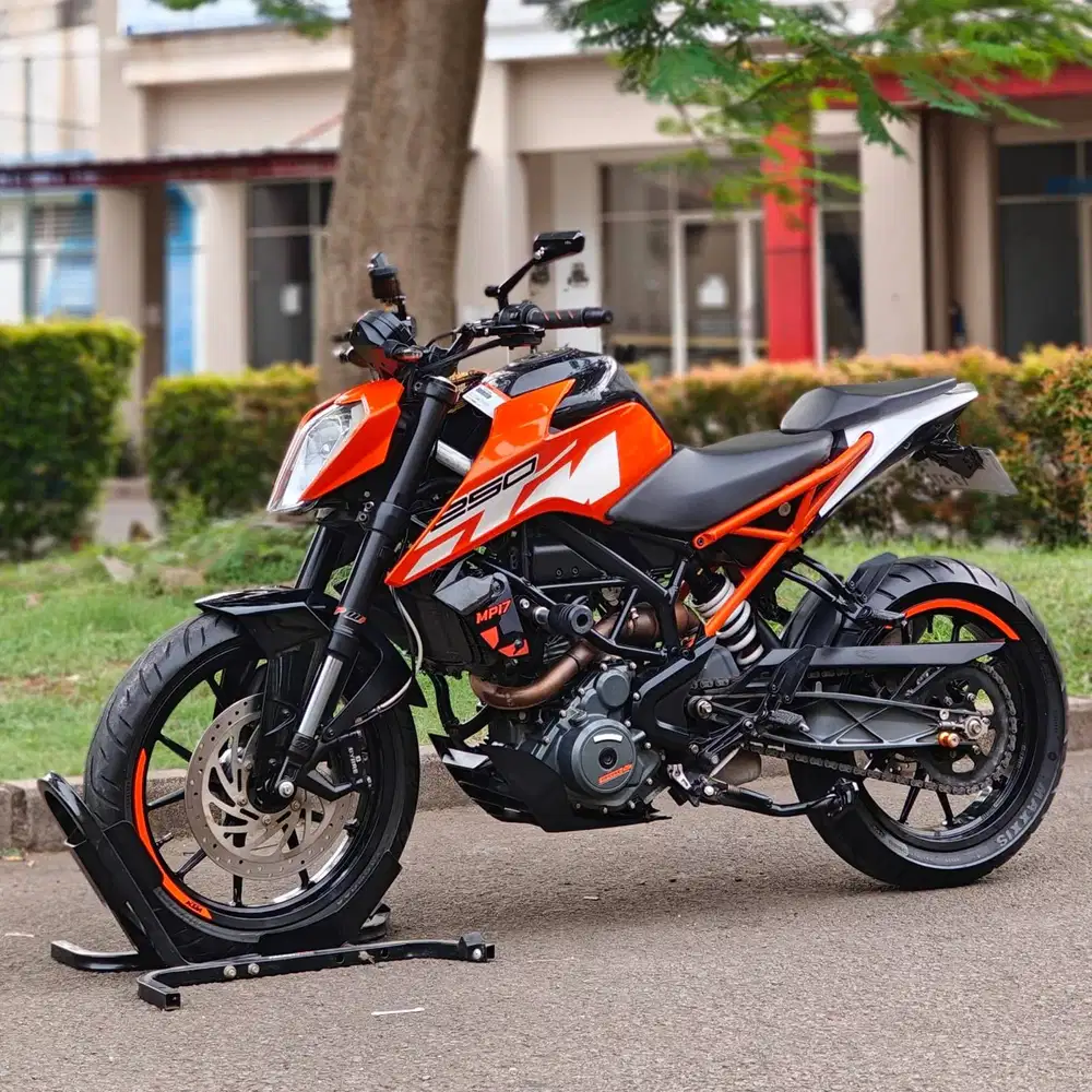 KTM DUKE 250 2017 ORANGE KM RENDAH PAJAK PANJANG SIAP GASPOL