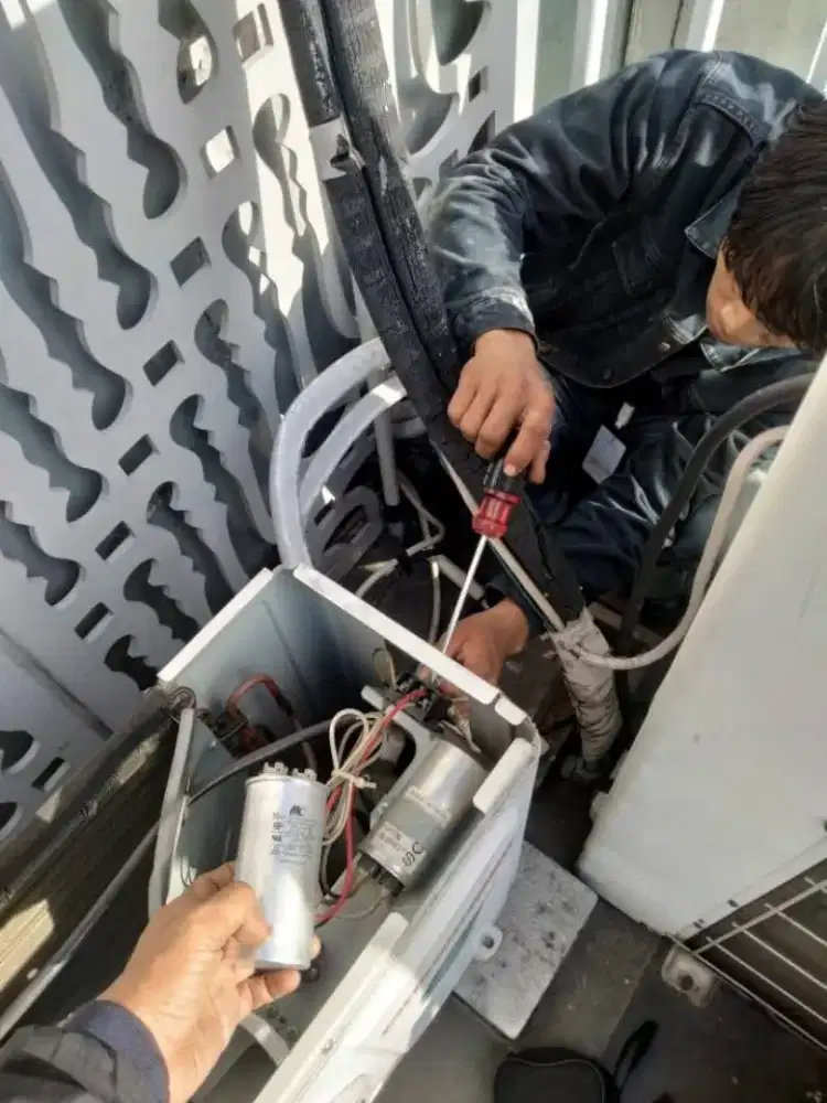 SERVICE AC PERBAIKAN DAN MAINTENANCE