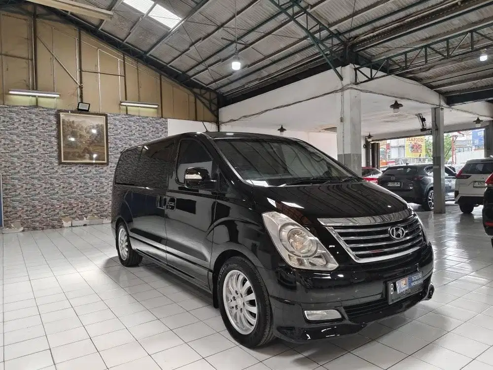 Hyundai H 1 ROYALE CRDI 2.5:Diesel AT 2011 Hitam