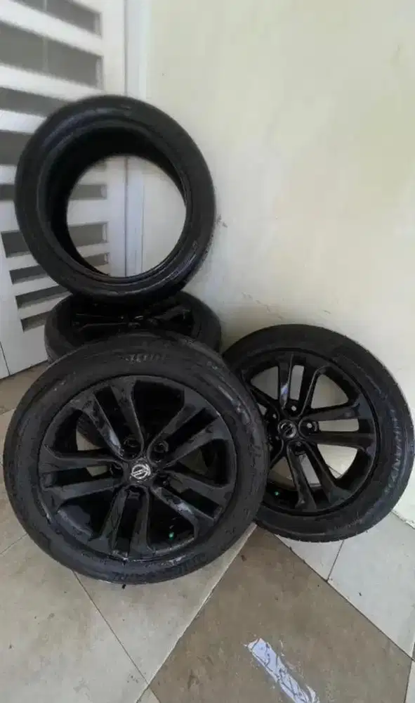 Velg Ori Copotan Nissan Juke + Ban 5
