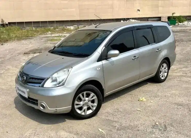 PROMO Nissan Grand livina 1.5 SV Bensin-MT 2012 ZVJ