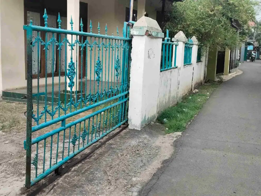 rumah di jual murah hitung tanah aja masuk mobil dekat jalan utama