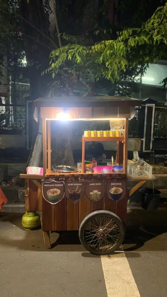 Gerobak Bekas susu Jahe bisa untuk jualan lain nya