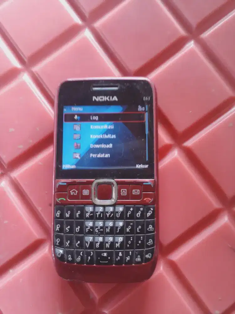 Nokia E63 No minus +charger +memory card 2gb