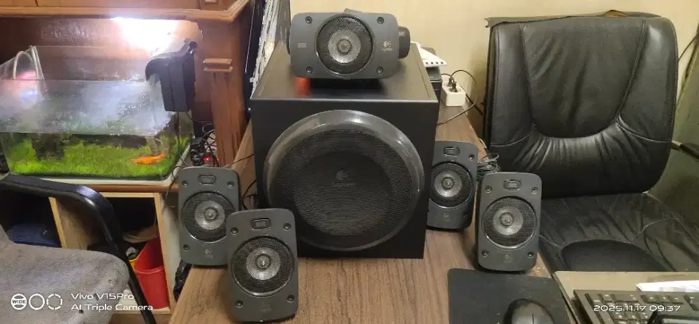 Speaker logitech Z906