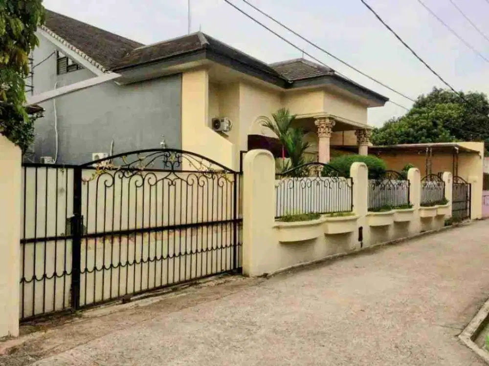Dijual Rumah Mewah Klasik Luas di Beji Dekat Tol Kukusan Beji Depok