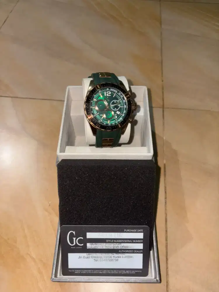 Jam Tangan Guess Collection Y02013G9/02 Sportracer Pria (Green Gold)