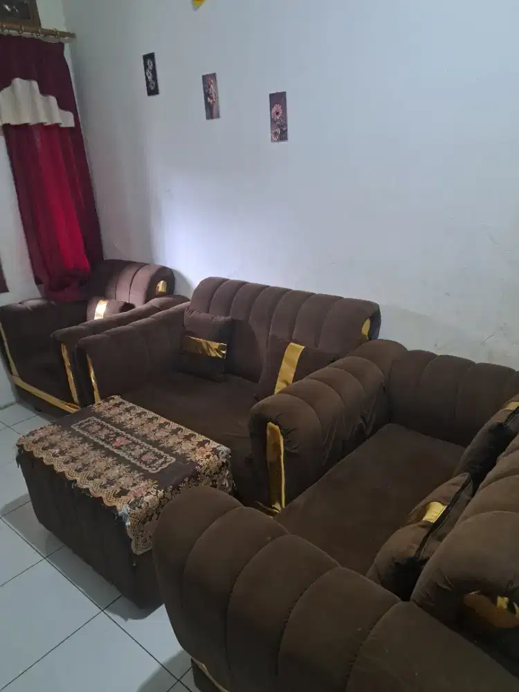 Kursi sofa masih baru dan bagus