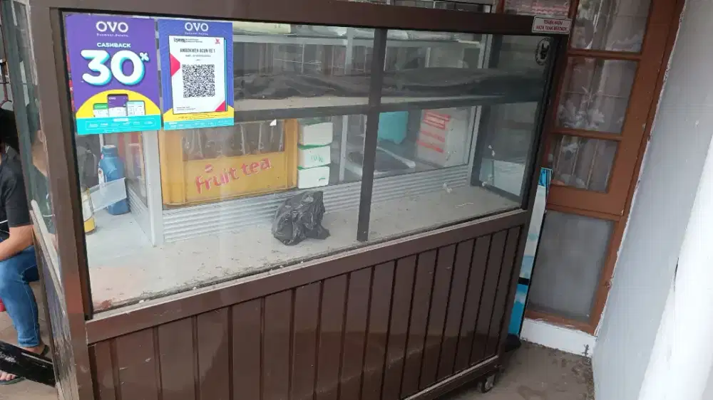 Etalase Bekas Restoran