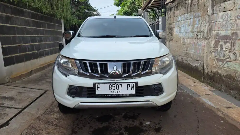 Strada Triton Double Cabin 2.5 GLS 4x4 manual 2017/2018 tgn1 fullset