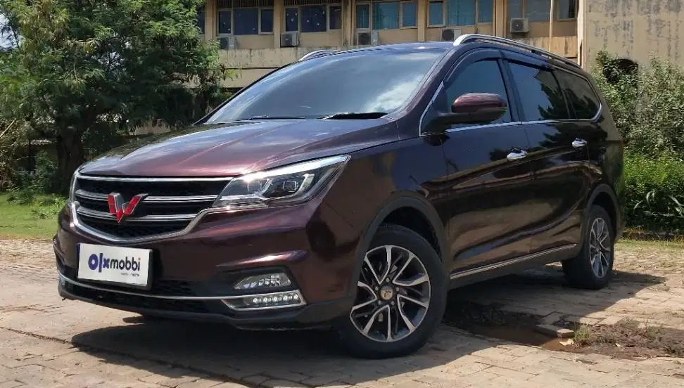 TDP 6,JT Wuling Cortez 1.8 L Lux Plus Bensin-AT Merah 2018