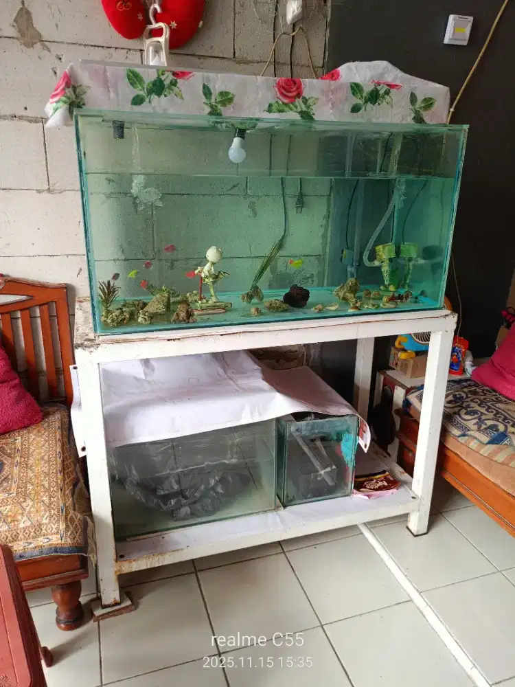 Jual akuarium 100x50x45 plus meja.pompq sirkulasi.komplit
