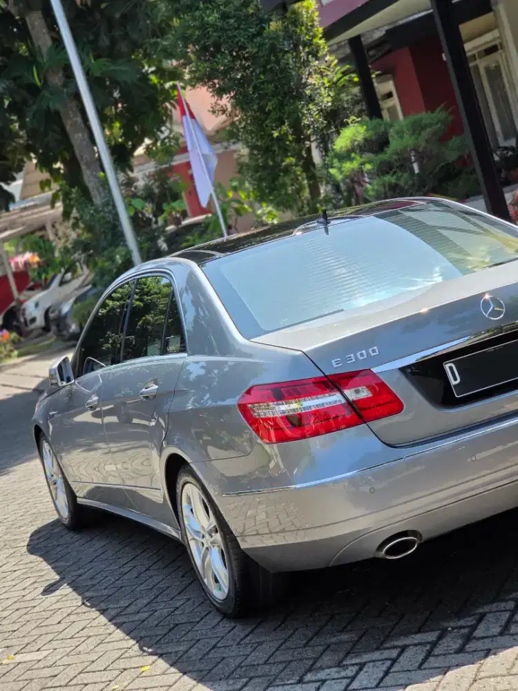 Mercedes-Benz E300 Avantgarde