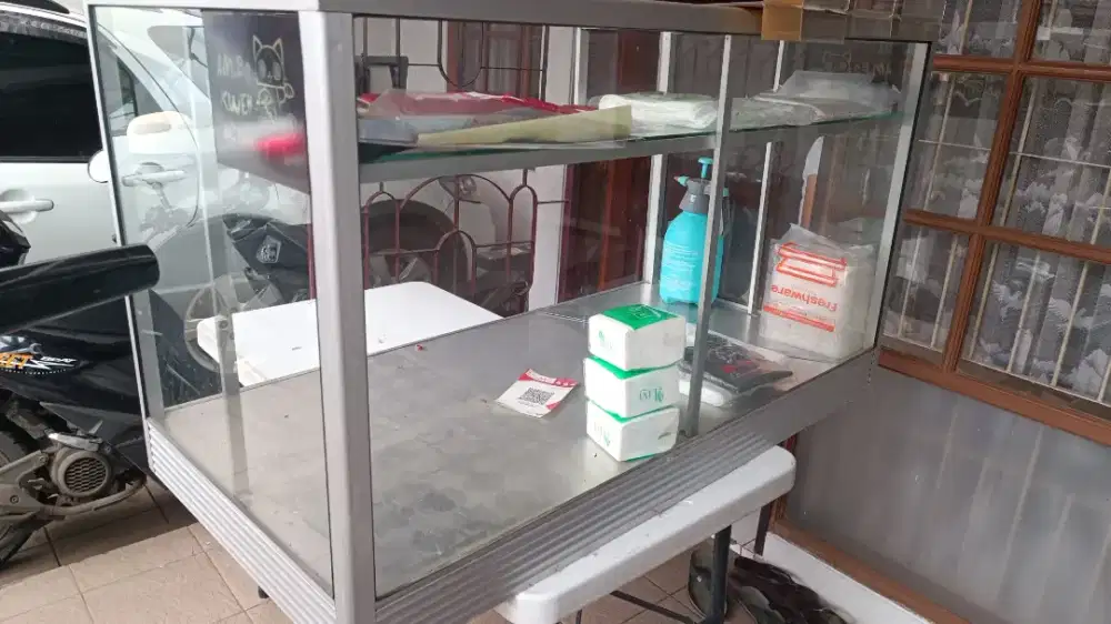 Etalase Bekas Warung