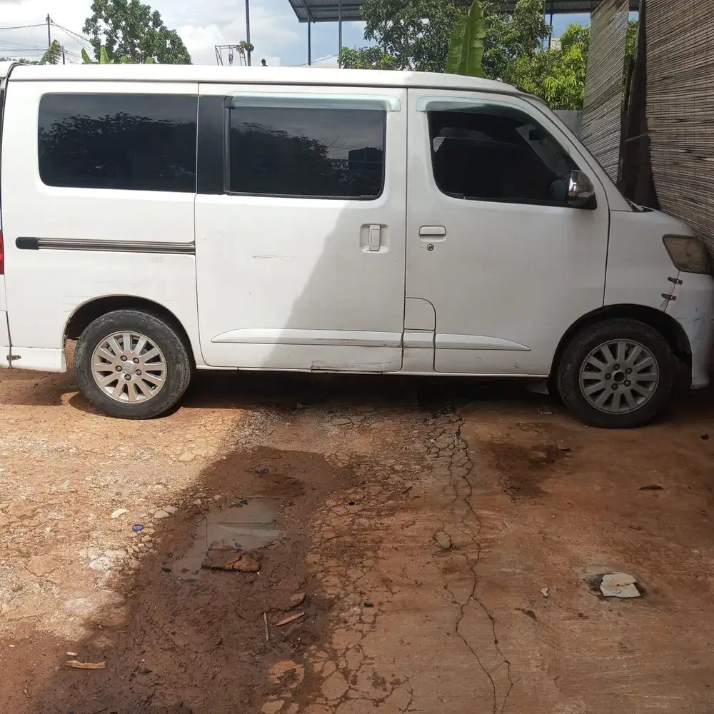 Daihatsu Luxio 2012 Bensin