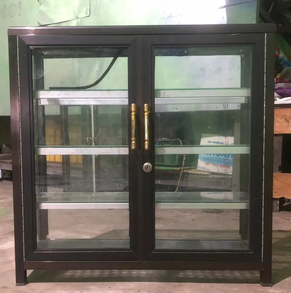 Dijual 2bh lemari etalase