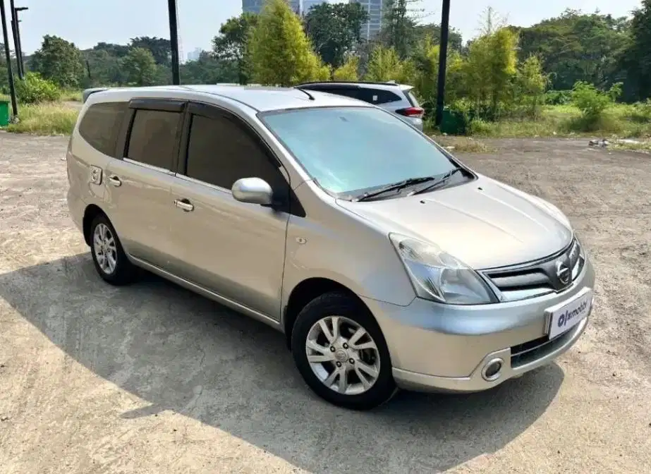 TERMURAH Nissan Grand livina 1.5 SV Bensin-MT 2012 ZVJ B