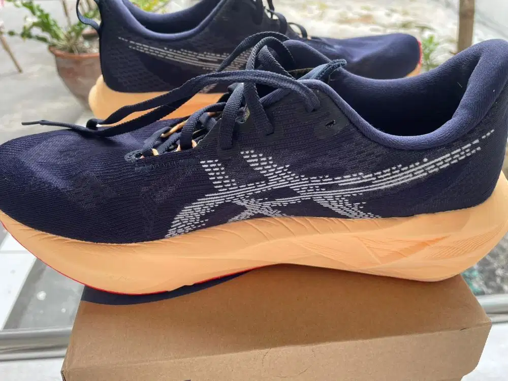 Sepatu Running Asics Novablast 5