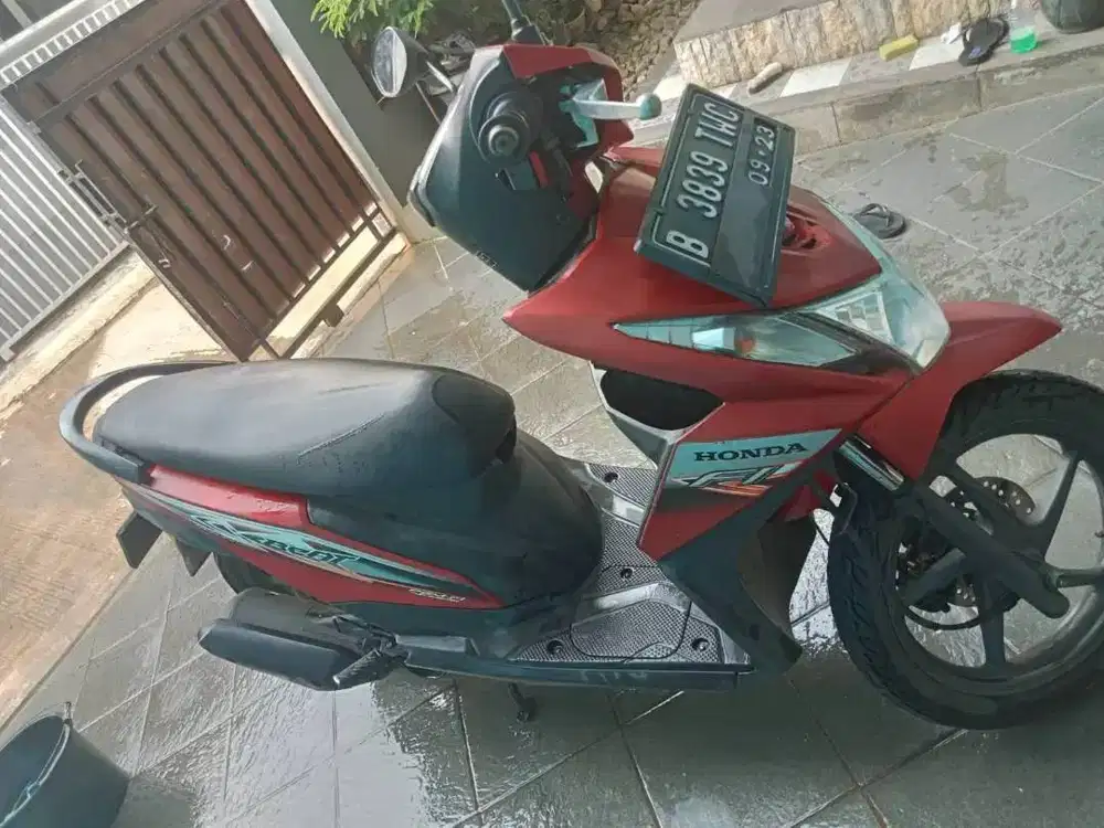 Dijual HONDA BEAT 2013 KONDISI BAGUS