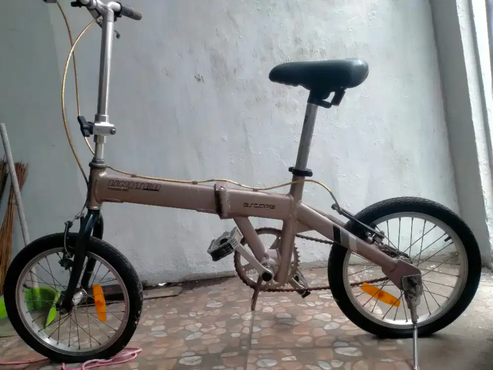 SEPEDA LIPAT UNITED ESCAPE