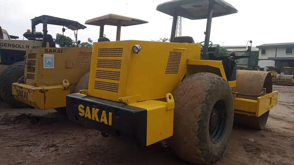 Sewa alat berat harian