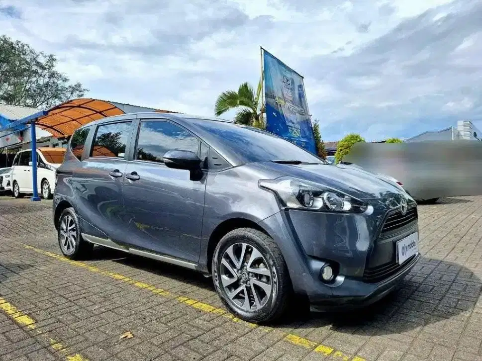 TERMURAH Toyota Sienta 1.5 V Bensin-AT 2017 SZK B