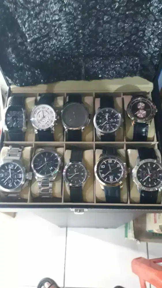 Dijual borongan semua jam tangan