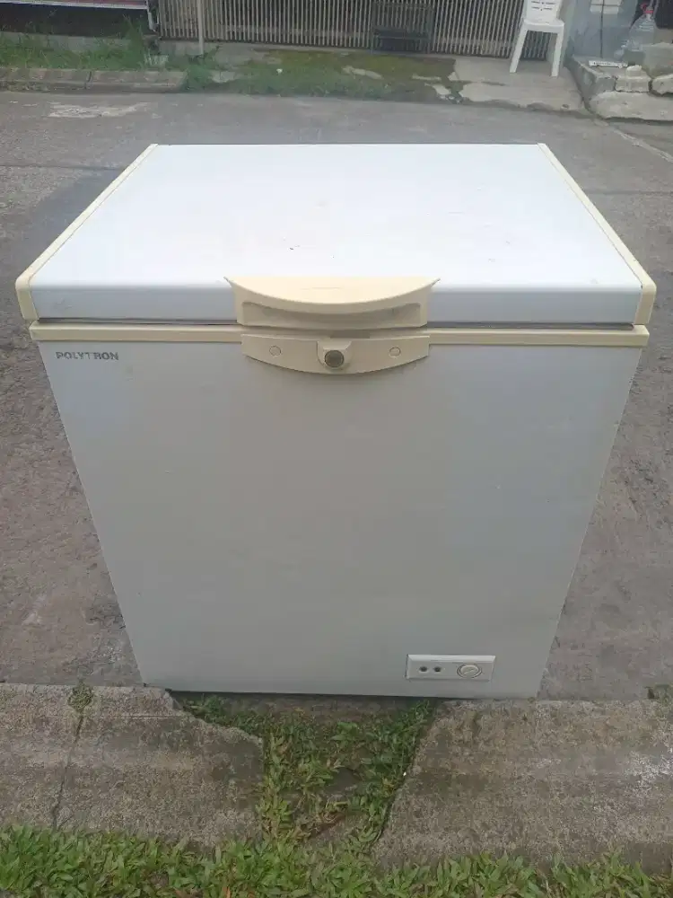 Freezer box polytron 205 liter beku normal