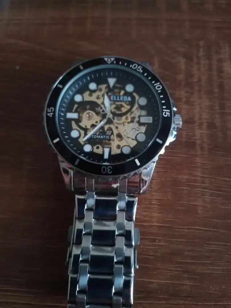 Jam tangan Belleda otomatis