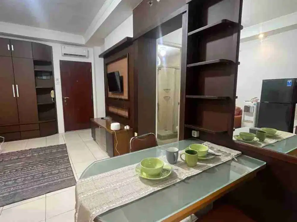 Disewakan Unit Apartemen Mediteranka Garden Residence 2 Tanjung Duren Tipe 3BR Kondisi Furnished Lengkap Cantik Dekat Dengan Pusat Pembelanjaan Middle Floor dan City View