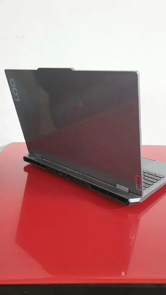 Lenovo LOQ 15IRX9 2024